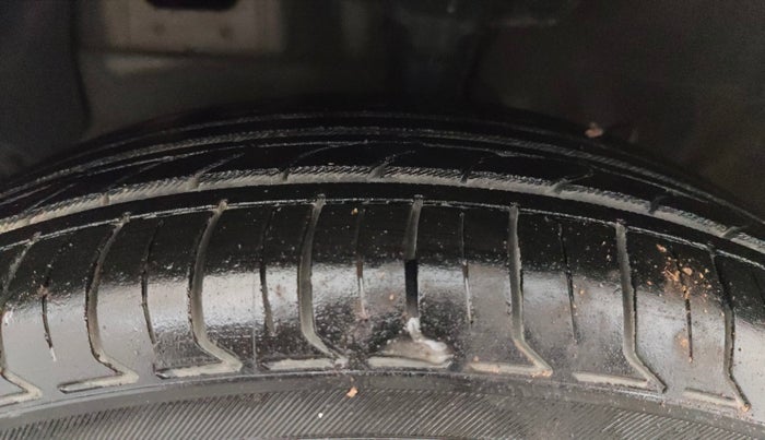 2020 Hyundai NEW SANTRO SPORTZ CNG, CNG, Manual, 44,345 km, Left Front Tyre Tread