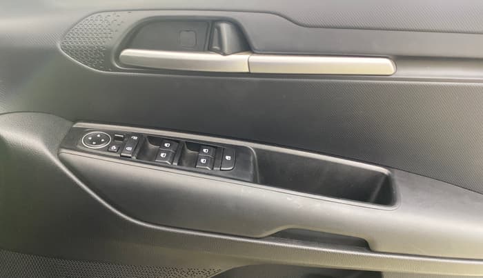 2025 KIA SONET HTK (O) 1.2 Petrol MT, Petrol, Manual, 3,481 km, Driver Side Door Panels Control