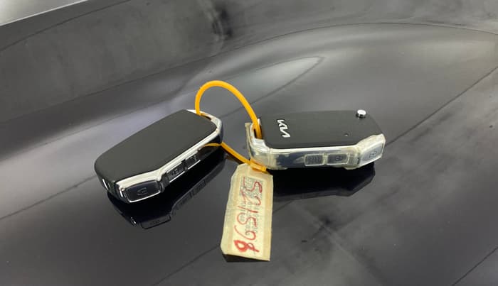 2025 KIA SONET HTK (O) 1.2 Petrol MT, Petrol, Manual, 3,481 km, Key Close Up