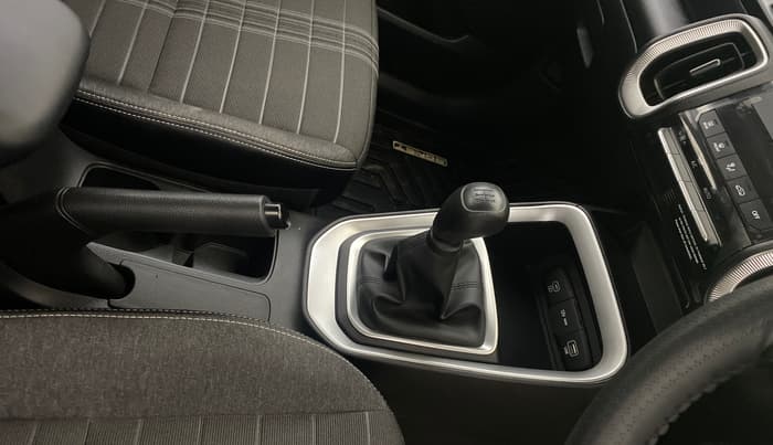 2025 KIA SONET HTK (O) 1.2 Petrol MT, Petrol, Manual, 3,481 km, Gear Lever