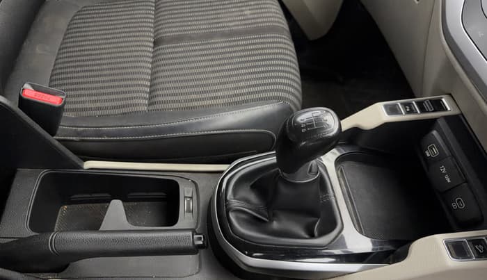 2022 KIA CARENS PRESTIGE PLUS 1.4 PETROL 7 STR, Petrol, Manual, 89,233 km, Gear Lever