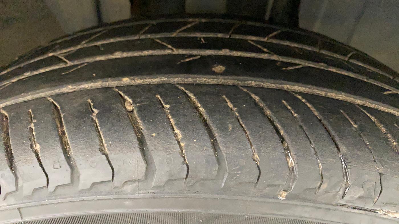 2021 Nissan MAGNITE XV PREMIUM TURBO, Petrol, Manual, 31,100 km, Right Front Tyre Tread