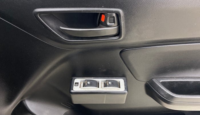 2019 Maruti Swift LXI, Petrol, Manual, 59,574 km, Driver Side Door Panels Control