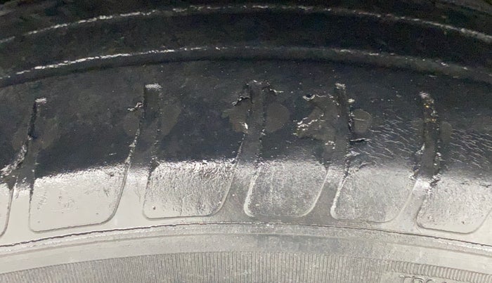 2021 Maruti Dzire VXI, Petrol, Manual, 61,669 km, Right Rear Tyre Tread