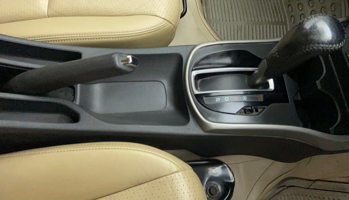 2017 Honda City ZX CVT, Petrol, Automatic, 52,010 km, Gear Lever