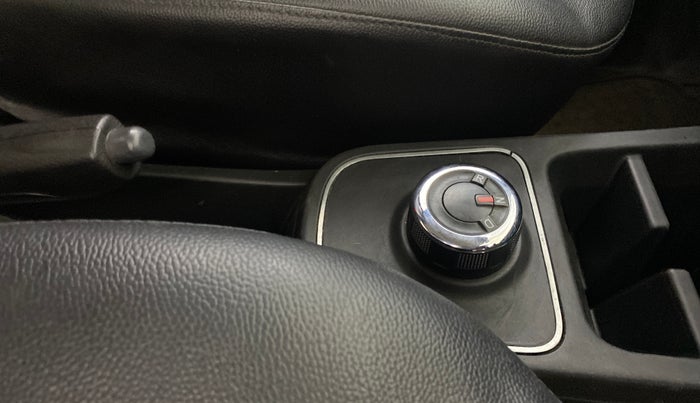 2021 Renault Kwid RXT 1.0 AMT (O), Petrol, Automatic, 33,960 km, Gear Lever