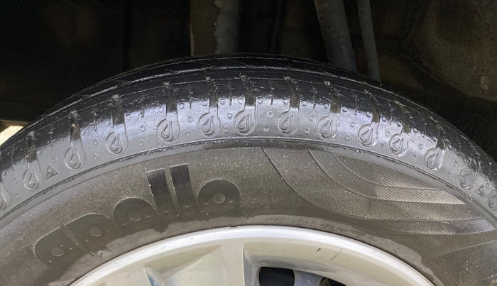 2021 Renault Kwid RXT 1.0 AMT (O), Petrol, Automatic, 33,960 km, Right Rear Tyre Tread