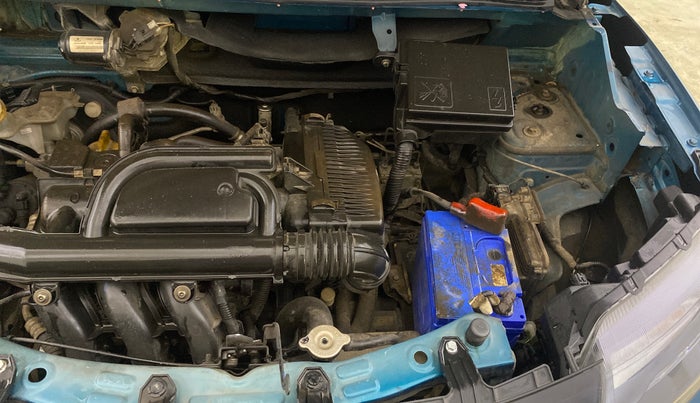 2021 Renault Kwid RXT 1.0 AMT (O), Petrol, Automatic, 33,960 km, Engine View - Left