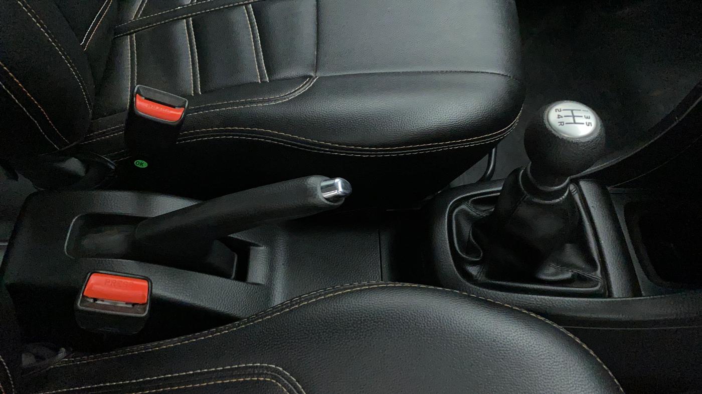 2017 Maruti Swift VXI OPT, Petrol, Manual, 14,361 km, Gear Lever