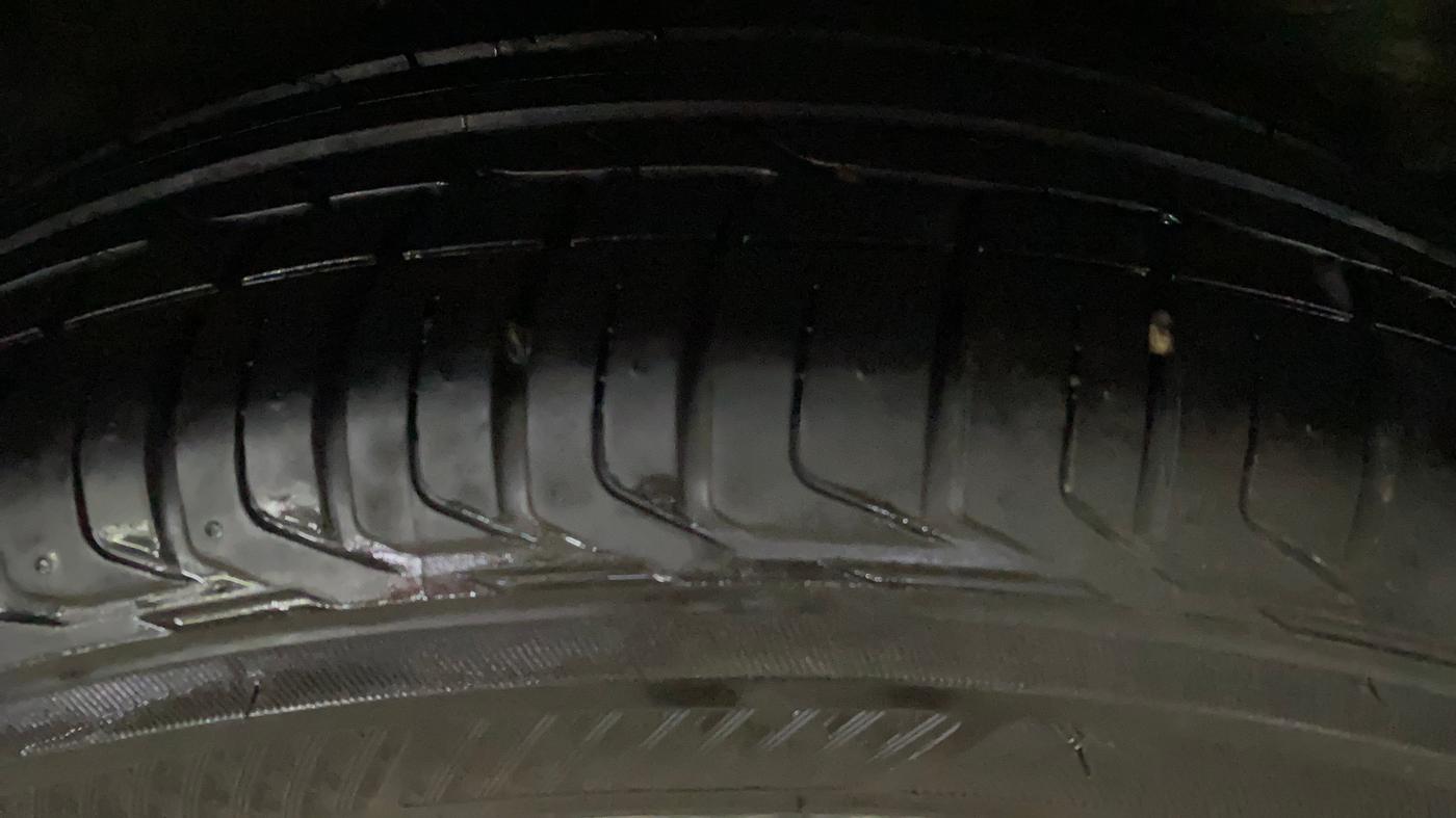 2017 Honda WR-V 1.5L I-DTEC VX MT, Diesel, Manual, 1,44,737 km, Right Rear Tyre Tread