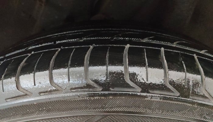 2021 Hyundai VENUE SX 1.0 TURBO IMT, Petrol, Manual, 1,15,386 km, Left Rear Tyre Tread