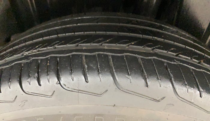 2024 Toyota Urban Cruiser Taisor V 1.0 Petrol AT, Petrol, Automatic, 25,543 km, Left Rear Tyre Tread