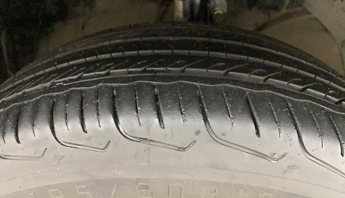 2024 Toyota Urban Cruiser Taisor V 1.0 Petrol AT, Petrol, Automatic, 25,543 km, Right Front Tyre Tread