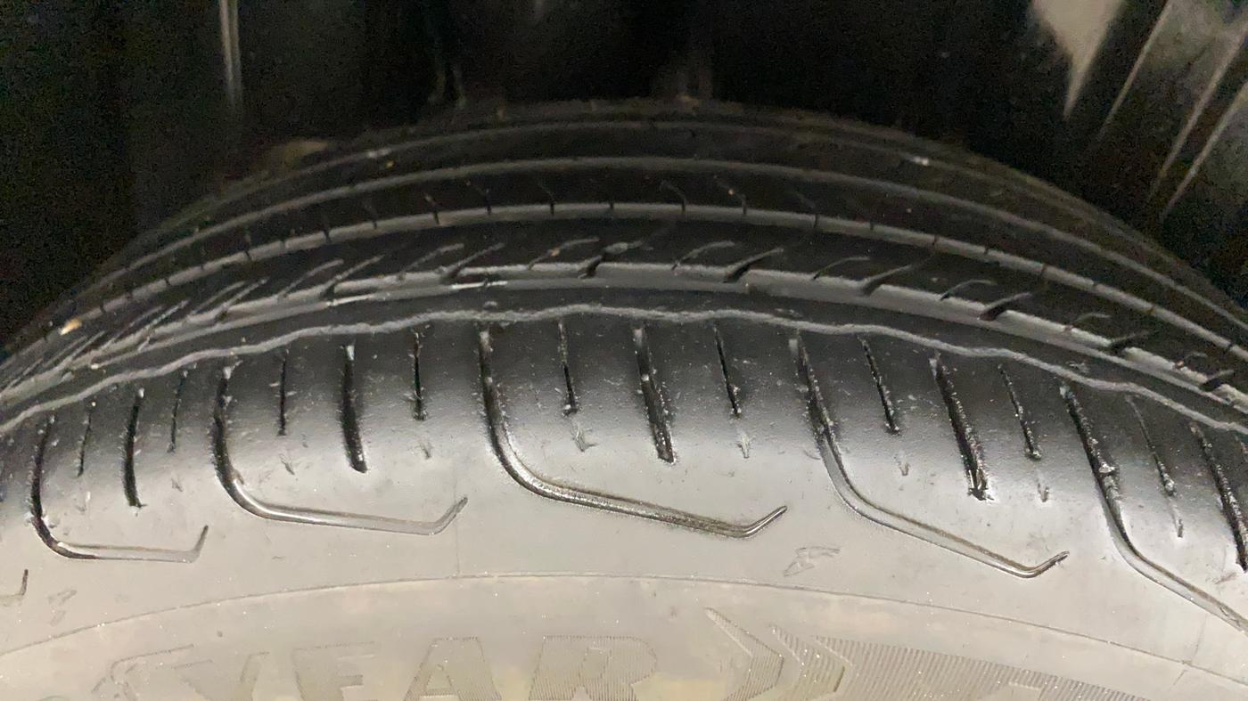 2024 Toyota Urban Cruiser Taisor V 1.0 Petrol AT, Petrol, Automatic, 25,631 km, Right Rear Tyre Tread
