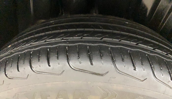 2024 Toyota Urban Cruiser Taisor V 1.0 Petrol AT, Petrol, Automatic, 25,543 km, Right Rear Tyre Tread