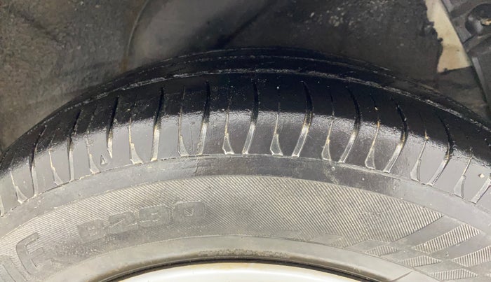 2012 Hyundai i20 MAGNA 1.2, Petrol, Manual, 90,411 km, Left Rear Tyre Tread