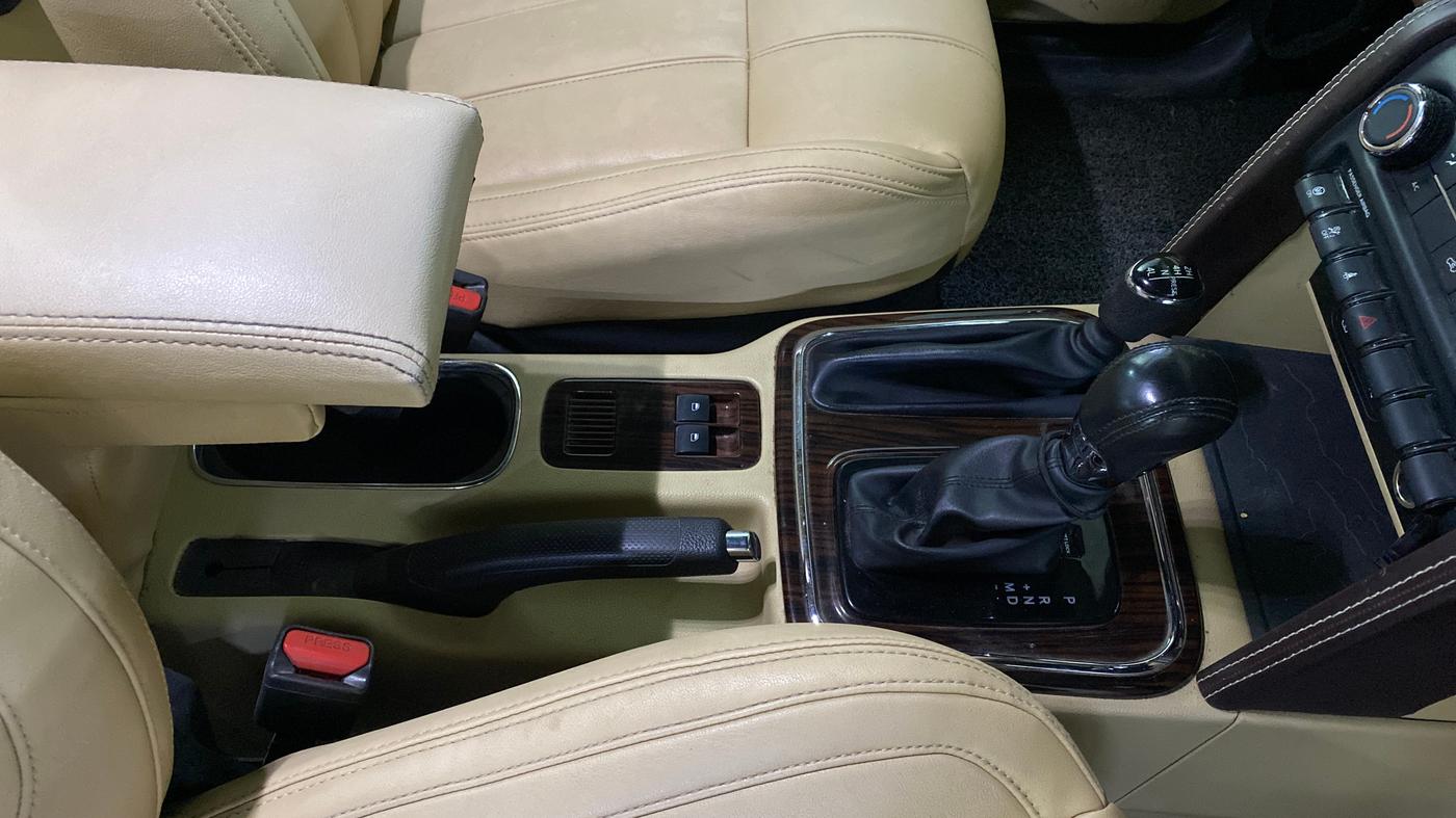 2021 Mahindra Thar LX PETROL HT 4WD AT, Petrol, Automatic, 29,267 km, Gear Lever