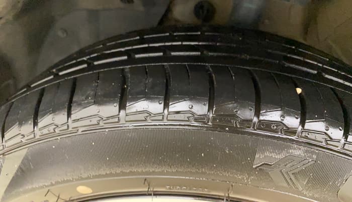 2021 MG HECTOR SHARP 1.5 PETROL CVT, Petrol, Automatic, 50,581 km, Left Front Tyre Tread