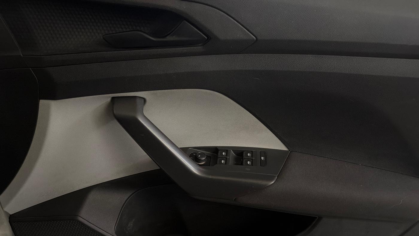 2023 Skoda KUSHAQ Active plus 1.0 TSI , Petrol, Manual, 80,219 km, Driver Side Door Panels Control