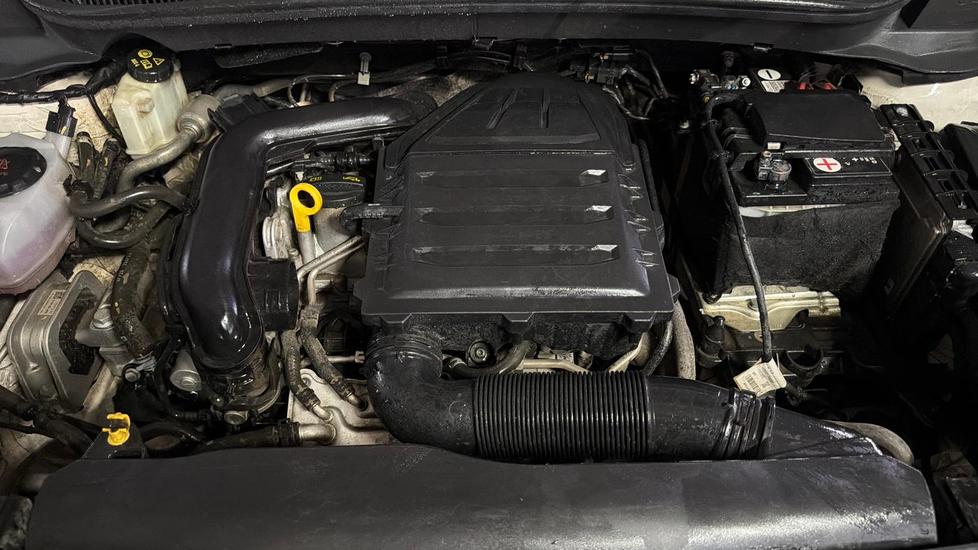 2023 Skoda KUSHAQ Active plus 1.0 TSI , Petrol, Manual, 80,219 km, Engine View