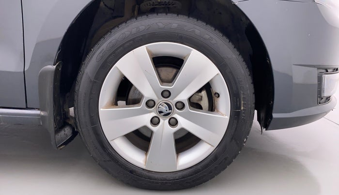 2020 Skoda Rapid 1.0 AMBITION TSI MT, Petrol, Manual, 33,012 km, Right Front Wheel