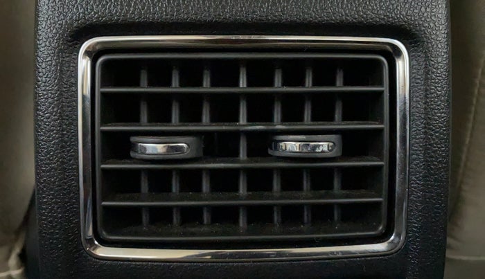 2020 Skoda Rapid 1.0 AMBITION TSI MT, Petrol, Manual, 33,012 km, Rear AC Vents