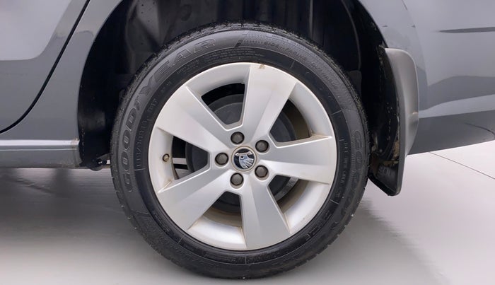 2020 Skoda Rapid 1.0 AMBITION TSI MT, Petrol, Manual, 33,012 km, Left Rear Wheel
