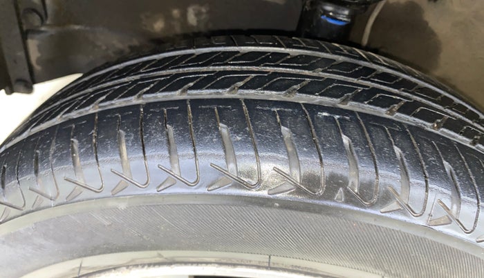 2014 Maruti Wagon R Stingray VXI, Petrol, Manual, 55,937 km, Left Front Tyre Tread
