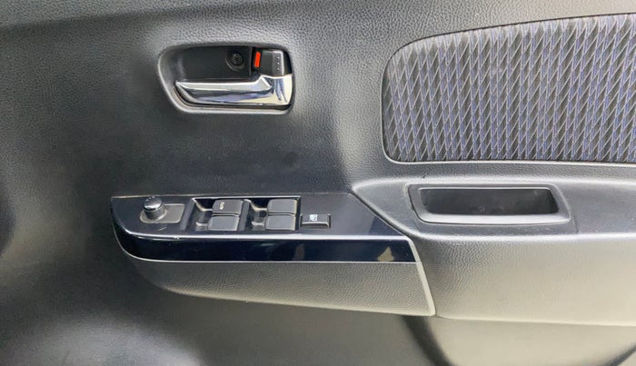2014 Maruti Wagon R Stingray VXI, Petrol, Manual, 55,937 km, Driver Side Door Panels Control