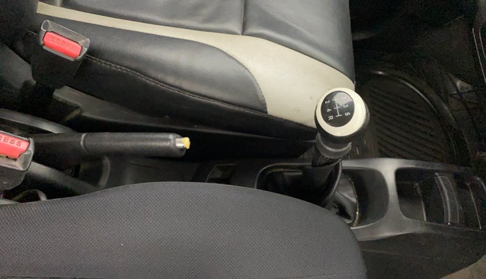 2014 Maruti Wagon R Stingray VXI, Petrol, Manual, 55,937 km, Gear Lever