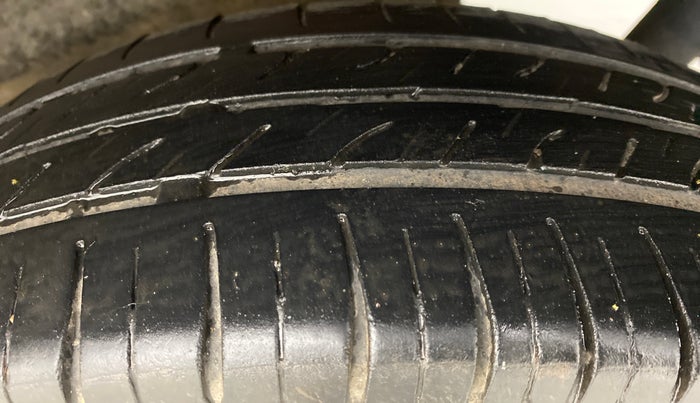 2012 Maruti Wagon R 1.0 VXI, Petrol, Manual, 58,454 km, Left Rear Tyre Tread