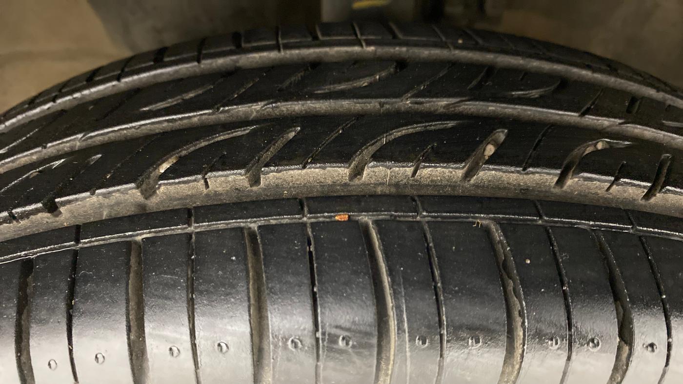 2012 Maruti Wagon R 1.0 VXI, Petrol, Manual, 58,454 km, Left Front Tyre Tread