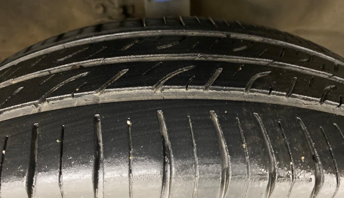 2012 Maruti Wagon R 1.0 VXI, Petrol, Manual, 58,454 km, Right Front Tyre Tread