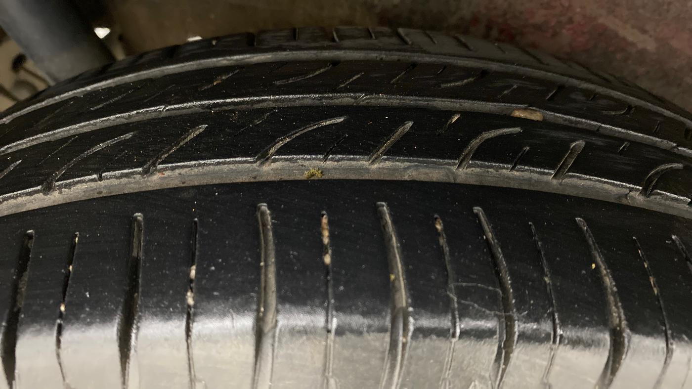 2012 Maruti Wagon R 1.0 VXI, Petrol, Manual, 58,454 km, Right Rear Tyre Tread