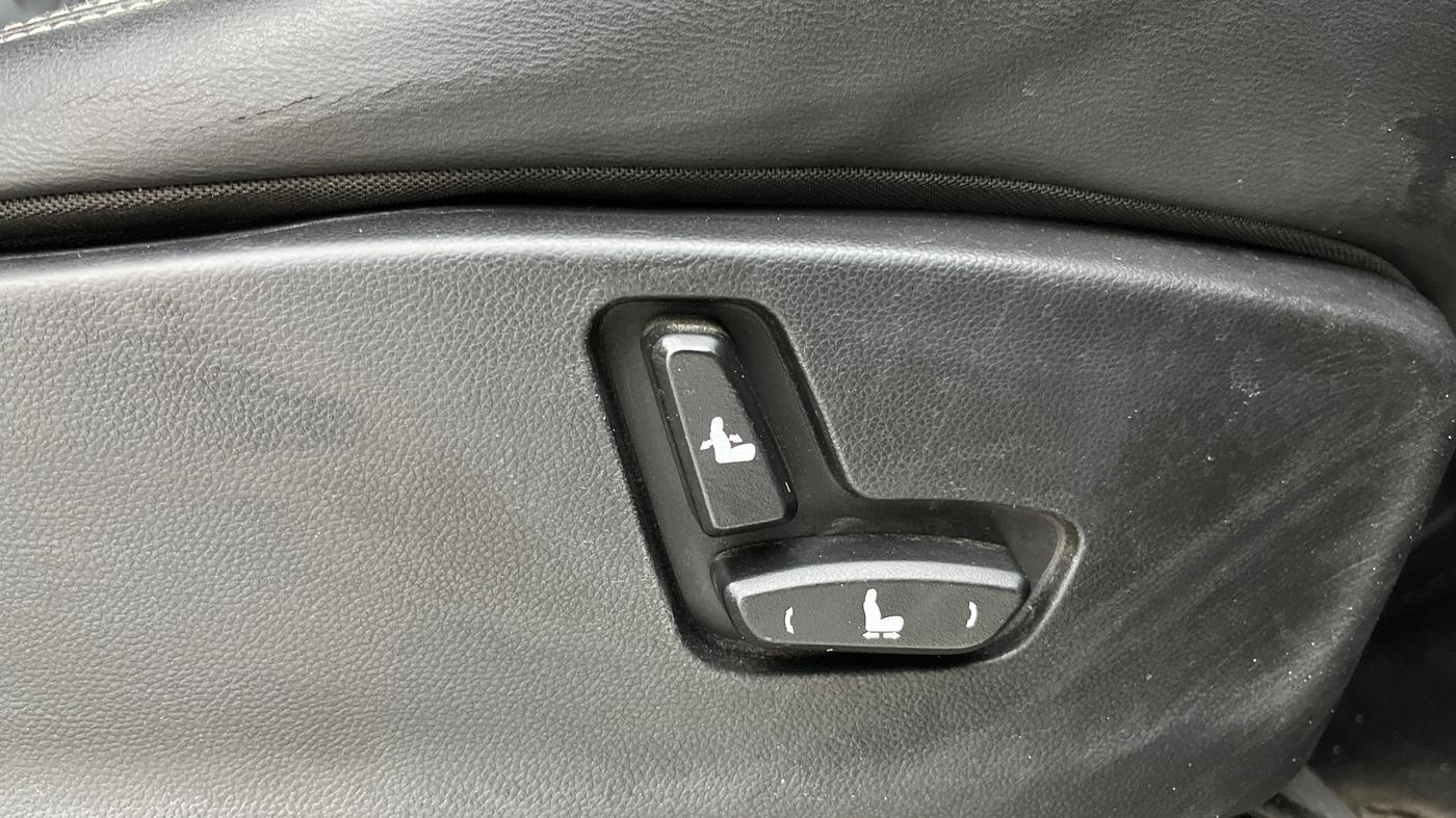 2019 MG HECTOR SHARP HYBRID 1.5 PETROL, Petrol, Manual, 75,931 km, Driver Side Adjustment Panel