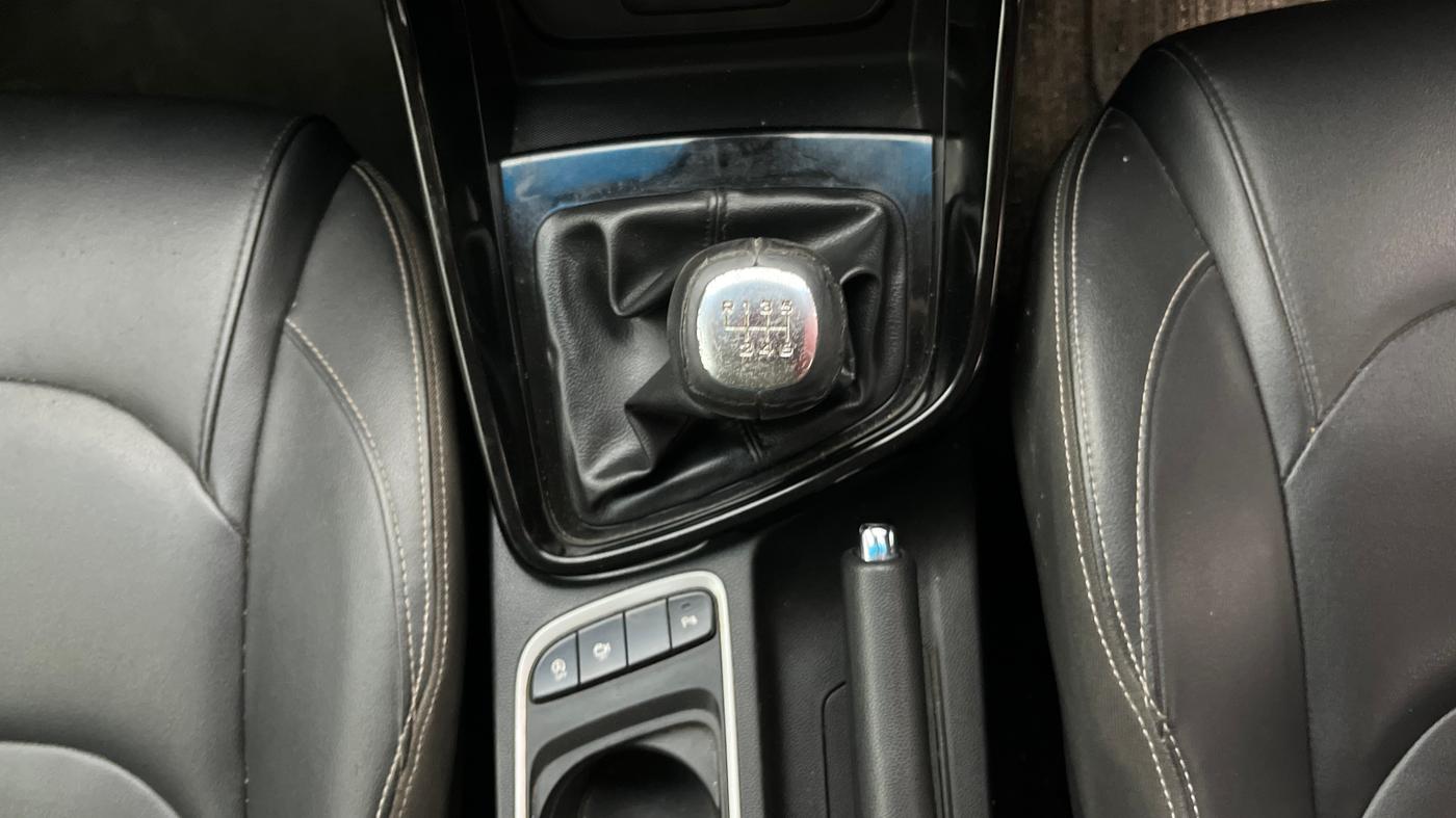 2019 MG HECTOR SHARP HYBRID 1.5 PETROL, Petrol, Manual, 75,931 km, Gear Lever