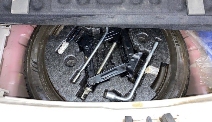 2019 Mahindra XUV300 W8 (O) 1.2 PETROL, Petrol, Manual, 47,794 km, Spare Tyre