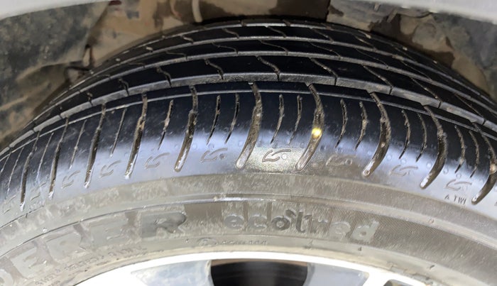 2019 Mahindra XUV300 W8 (O) 1.2 PETROL, Petrol, Manual, 47,794 km, Left Front Tyre Tread