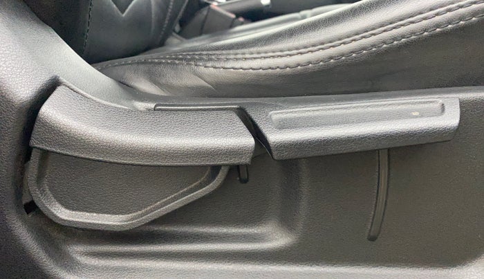 2019 Hyundai VENUE SX PLUS 1.0 TURBO DCT, Petrol, Automatic, 39,728 km, Driver Side Adjustment Panel