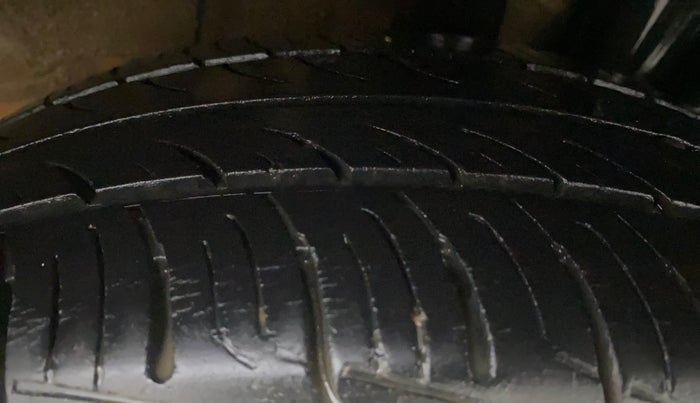 2015 Hyundai Grand i10 ASTA 1.1 CRDI (O), Diesel, Manual, 72,979 km, Left Rear Tyre Tread