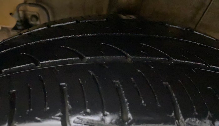 2015 Hyundai Grand i10 ASTA 1.1 CRDI (O), Diesel, Manual, 72,979 km, Right Rear Tyre Tread