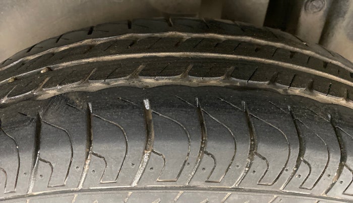 2014 Maruti Swift VDI, Diesel, Manual, 62,006 km, Left Rear Tyre Tread