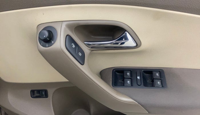 2014 Skoda Rapid 1.5 TDI CR ELEGANCE AT, Diesel, Automatic, 83,103 km, Driver Side Door Panels Control