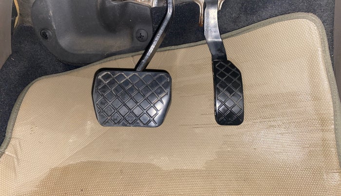 2014 Skoda Rapid 1.5 TDI CR ELEGANCE AT, Diesel, Automatic, 83,103 km, Pedals