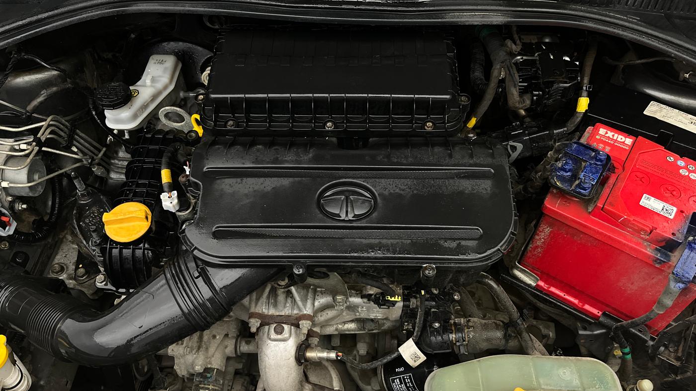 2021 Tata Tiago XT (O) PETROL, Petrol, Manual, 29,919 km, Engine View