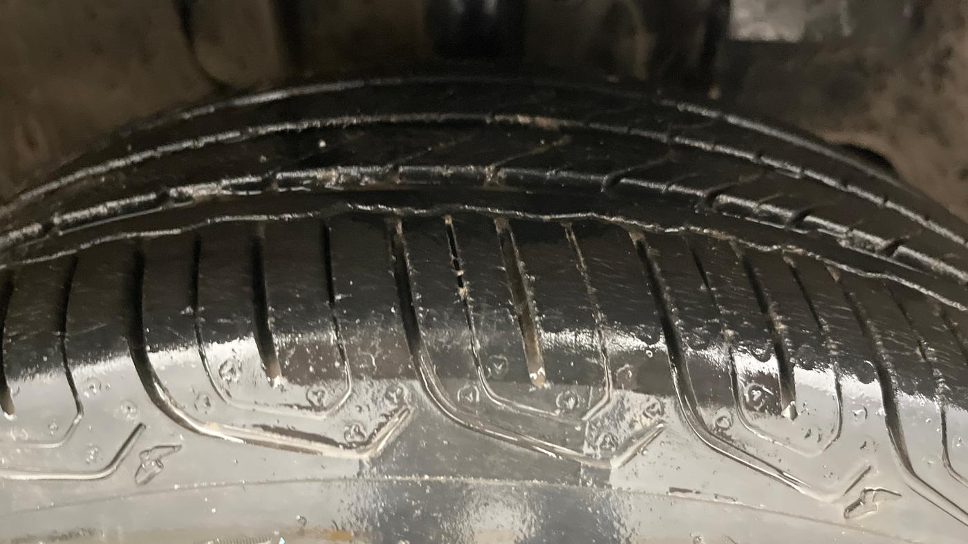 2021 Tata Tiago XT (O) PETROL, Petrol, Manual, 29,919 km, Right Front Tyre Tread