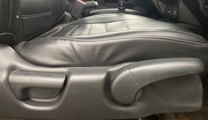 2018 Honda WR-V 1.5L I-DTEC VX MT, Diesel, Manual, 1,12,073 km, Driver Side Adjustment Panel