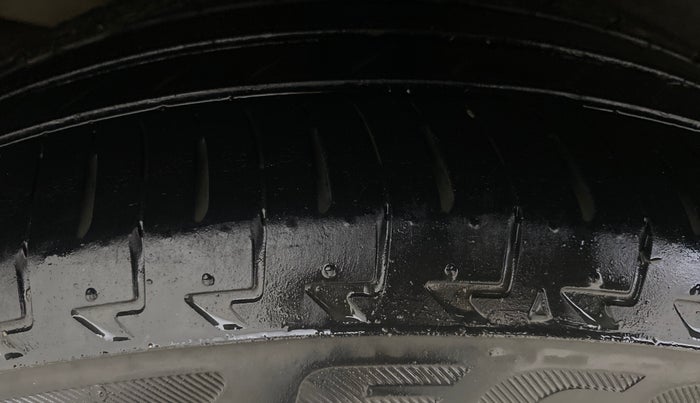 2018 Honda WR-V 1.5L I-DTEC VX MT, Diesel, Manual, 1,12,073 km, Right Rear Tyre Tread