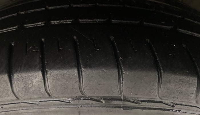 2018 Honda WR-V 1.5L I-DTEC VX MT, Diesel, Manual, 1,12,073 km, Left Rear Tyre Tread