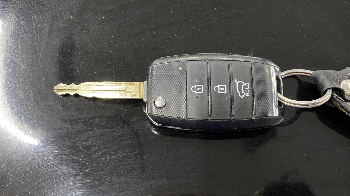 2022 KIA SONET HTK PLUS 1.2, Petrol, Manual, 53,770 km, Key Close Up
